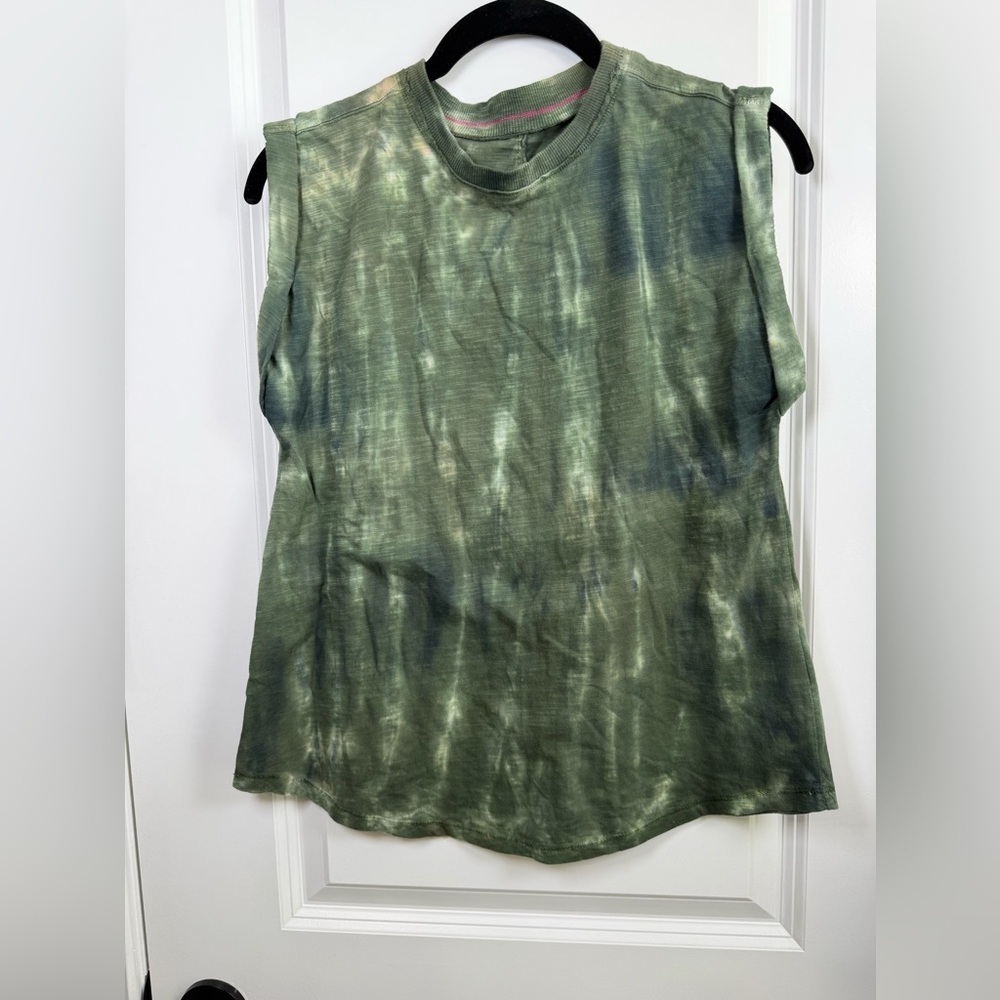 Anthropologie’s Pilcro Olive Tie-Dye Muscle Tee